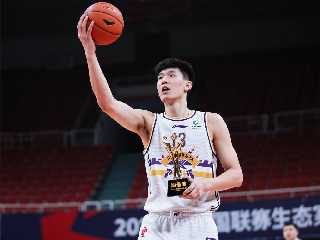 总结来看，杨瀚森作为本赛季荣膺“周最佳”